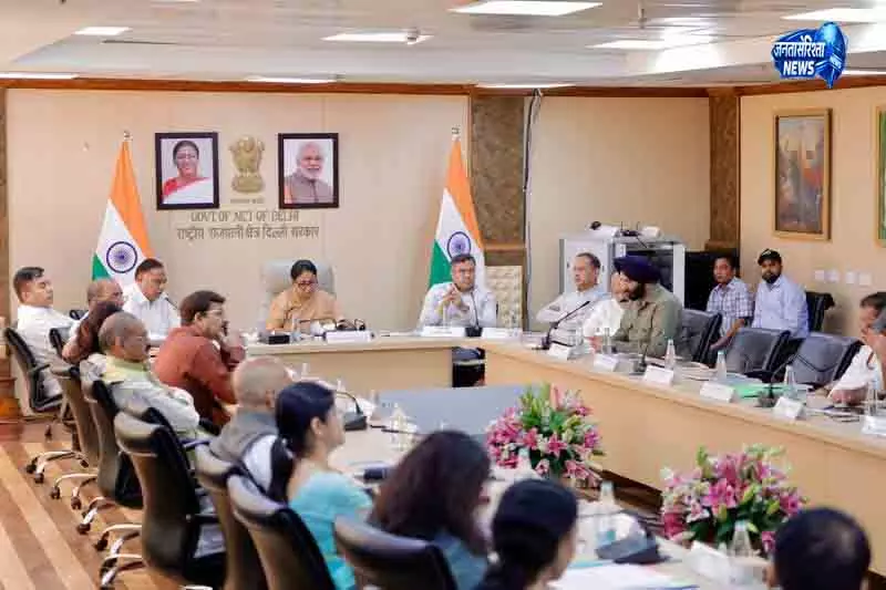 Delhi CM रेखा गुप्ता ने मॉनसून से पहले बाढ़ नियंत्रण आदेश जारी किया Delhi CM रेखा गुप्ता ने मॉनसून से पहले बाढ़ नियंत्रण आदेश जारी किया
