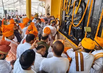 Jammu: अखनूर में महाराजा गुलाब सिंह के राजतिलक दिवस पर आयोजन Jammu: अखनूर में महाराजा गुलाब सिंह के राजतिलक दिवस पर आयोजन