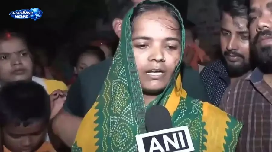Oman हमले में मारे गए नाविक शिवानंद चौरसिया का शव गांव पहुंचा Oman हमले में मारे गए नाविक शिवानंद चौरसिया का शव गांव पहुंचा