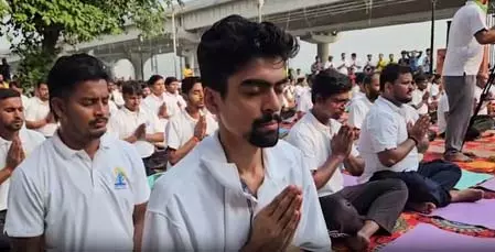 गंगोत्री से गंगासागर तक योग यात्रा, पटना के एनआईटी घाट पर लोगों ने एक साथ किया योगाभ्यास गंगोत्री से गंगासागर तक योग यात्रा, पटना के एनआईटी घाट पर लोगों ने एक साथ किया योगाभ्यास