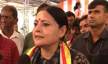 पीएम मोदी के बंगाल दौरे से पहले भाजपा का स्वच्छता से स्वागत अभियान, अग्निमित्रा पॉल ने विपक्ष पर भी साधा निशाना पीएम मोदी के बंगाल दौरे से पहले भाजपा का स्वच्छता से स्वागत अभियान, अग्निमित्रा पॉल ने विपक्ष पर भी साधा निशाना