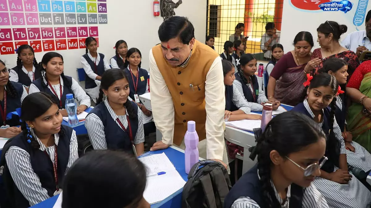 Indore : मुख्यमंत्री मोहन यादव ने किया कंप्यूटर लैब का उद्घाटन Indore : मुख्यमंत्री मोहन यादव ने किया कंप्यूटर लैब का उद्घाटन