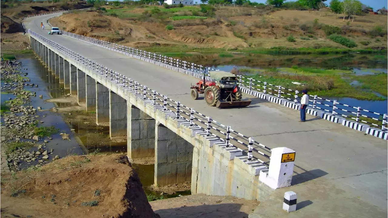 ग्रामीण सड़क विकास हेतु सरकार ने भारी राशि मंजूर की ग्रामीण सड़क विकास हेतु सरकार ने भारी राशि मंजूर की