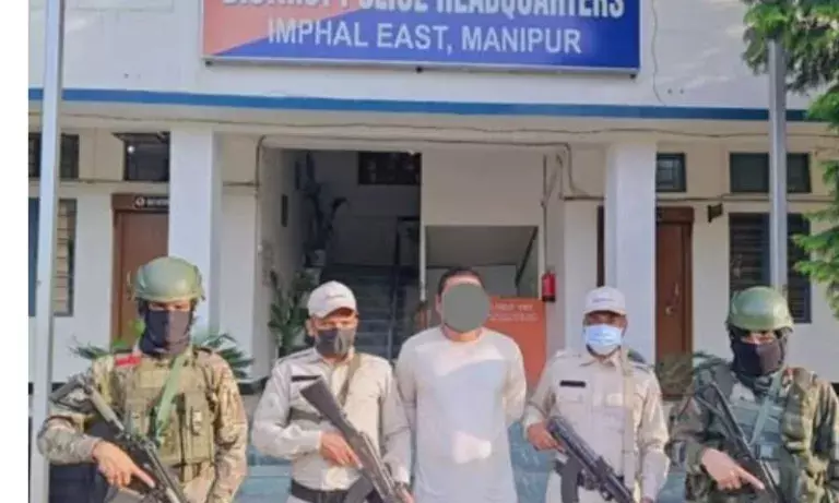 Manipur: कई ऑपरेशन्स में पांच विद्रोही गिरफ्तार, हथियार जब्त Manipur: कई ऑपरेशन्स में पांच विद्रोही गिरफ्तार, हथियार जब्त