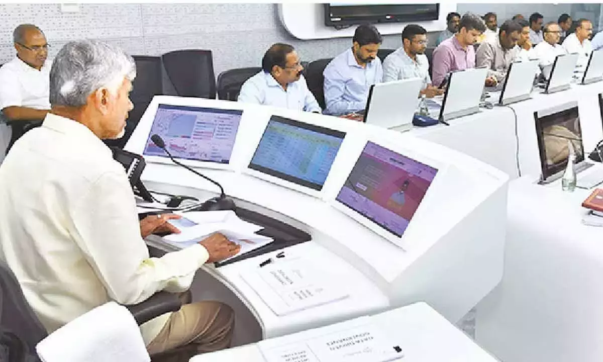 सभी अधिकारियों के लिए फील्ड विज़िट अनिवार्य: CM सभी अधिकारियों के लिए फील्ड विज़िट अनिवार्य: CM
