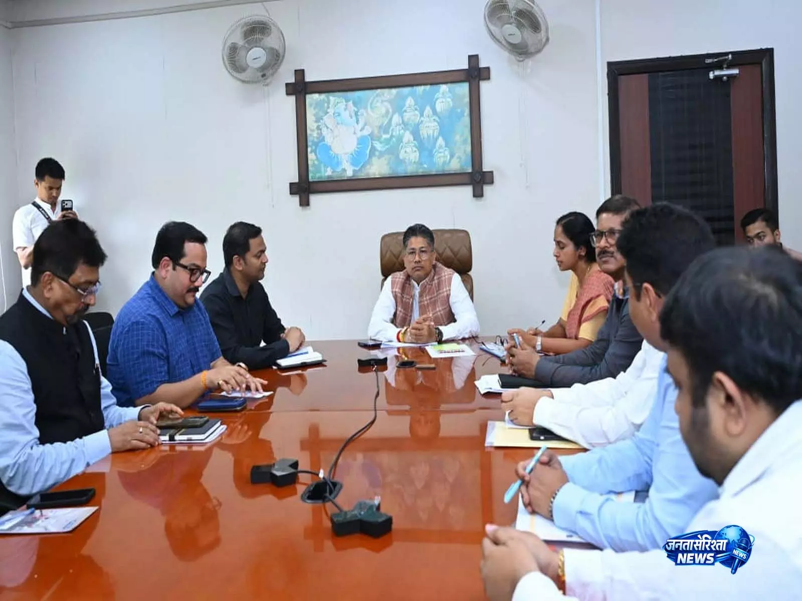 असम मंत्री पीयूष हजारिका ने MCAD पायलट प्रोजेक्ट और ऑयल पाम योजना की समीक्षा की असम मंत्री पीयूष हजारिका ने MCAD पायलट प्रोजेक्ट और ऑयल पाम योजना की समीक्षा की