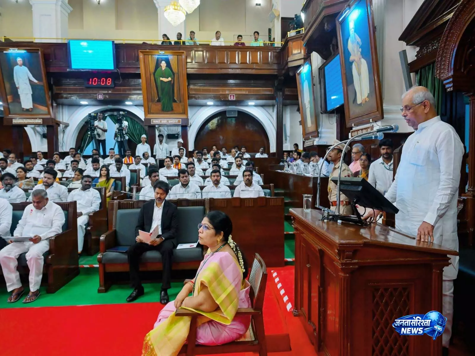 Governor अरलेकर ने तमिलनाडु विधानसभा में 3 साल बाद पूरे अभिभाषण को बताया ‘नया दौर’ Governor अरलेकर ने तमिलनाडु विधानसभा में 3 साल बाद पूरे अभिभाषण को बताया ‘नया दौर’