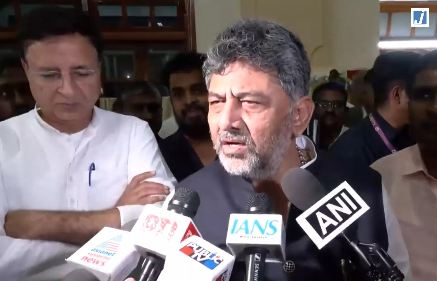 चुनाव की उम्मीद नहीं थी, लेकिन BJP-JD(S) ने मुकाबला चुना: डी.के. शिवकुमार चुनाव की उम्मीद नहीं थी, लेकिन BJP-JD(S) ने मुकाबला चुना: डी.के. शिवकुमार