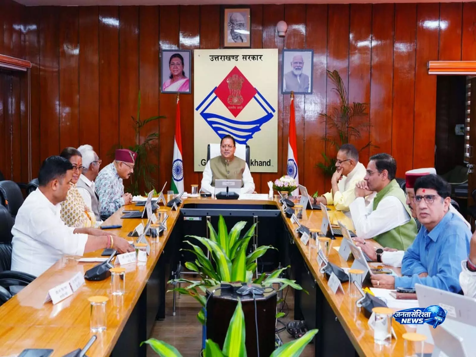 Uttarakhand कैबिनेट ने राज्य के लिए 'पूरी तरह साक्षर' और नई कल्याणकारी योजनाओं के प्रस्ताव को दी मंजूरी
