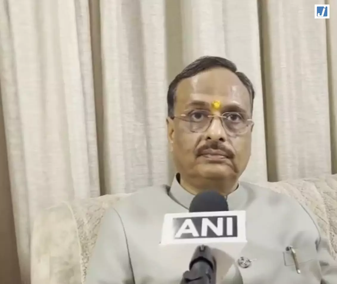 नारी शक्ति वंदन अधिनियम पर विपक्ष को घेरा, दिनेश शर्मा बोले- देश परिवारवाद से मुक्ति चाहता है नारी शक्ति वंदन अधिनियम पर विपक्ष को घेरा, दिनेश शर्मा बोले- देश परिवारवाद से मुक्ति चाहता है