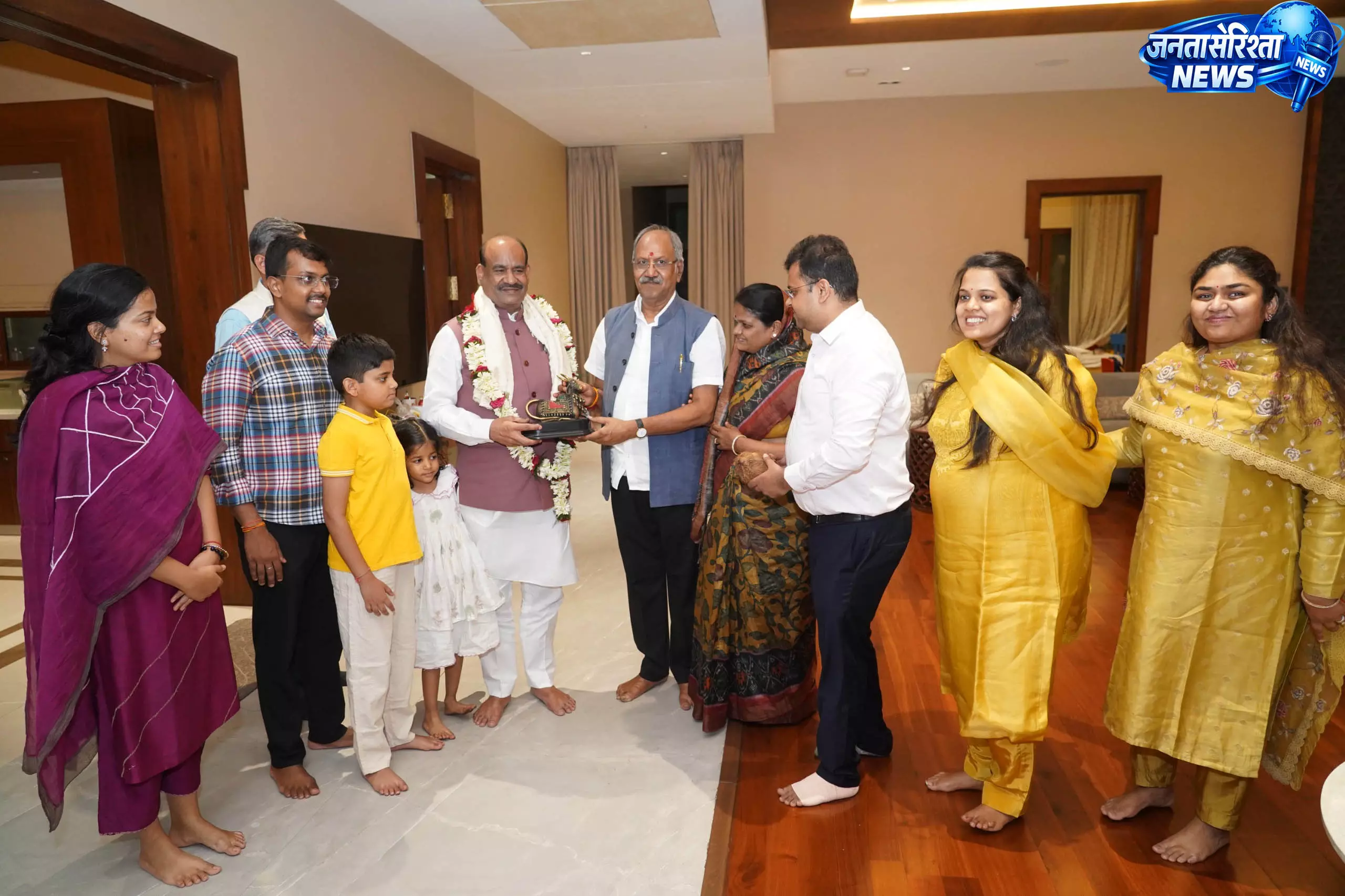 लोकसभा अध्यक्ष ओम बिरला का रायपुर में भव्य स्वागत; सांसद बृजमोहन अग्रवाल ने आयोजित की हाई टी लोकसभा अध्यक्ष ओम बिरला का रायपुर में भव्य स्वागत; सांसद बृजमोहन अग्रवाल ने आयोजित की हाई टी
