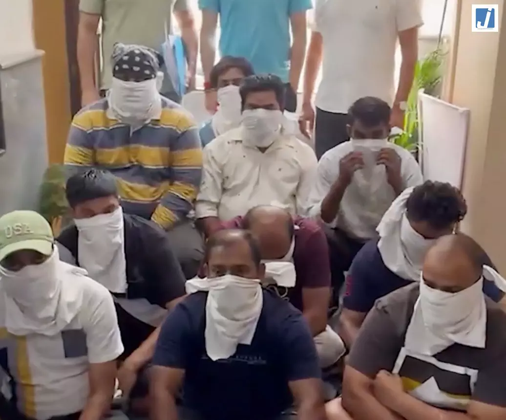 बाग में सट्टा अड्डे पर STF की छापेमारी, जुआ और सट्टेबाजी में 10 गिरफ्तार