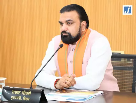 बिहार में बड़े पैमाने पर आईपीएस अधिकारियों का तबादला, कई जिलों के एसपी भी बदले बिहार में बड़े पैमाने पर आईपीएस अधिकारियों का तबादला, कई जिलों के एसपी भी बदले