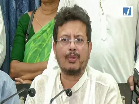 टीएमसी के बैंक खाते को फ्रीज करने की मांग को विपक्ष के नेता ऋतब्रत बनर्जी का समर्थन टीएमसी के बैंक खाते को फ्रीज करने की मांग को विपक्ष के नेता ऋतब्रत बनर्जी का समर्थन