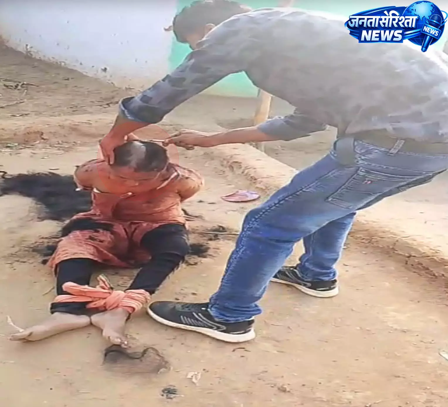 CG: पति पर बाल काटने और जान से मारने की धमकी का आरोप, पुलिस जांच शुरू CG: पति पर बाल काटने और जान से मारने की धमकी का आरोप, पुलिस जांच शुरू
