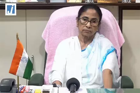 विधानसभा में टीएमसी में फूट के बाद बागी और वफादार गुट के लिए अलग-अलग बैठने की व्यवस्था विधानसभा में टीएमसी में फूट के बाद बागी और वफादार गुट के लिए अलग-अलग बैठने की व्यवस्था