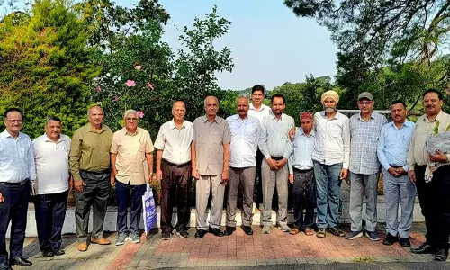 कृषि विश्वविद्यालय के पेंशनभोगियों ने मुख्यमंत्री से मामले पर ध्यान देने का आग्रह किया कृषि विश्वविद्यालय के पेंशनभोगियों ने मुख्यमंत्री से मामले पर ध्यान देने का आग्रह किया