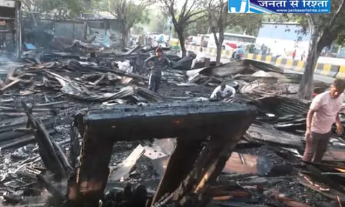 फर्नीचर मार्केट और नमकीन फैक्ट्री में लगी आग, लाखों का नुकसान