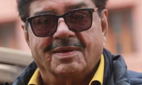 ‘इंडियन आइडल’ में शत्रुघ्न सिन्हा देव आनंद के साथ जुड़ी मेंटरशिप की कहानी करेंगे शेयर ‘इंडियन आइडल’ में शत्रुघ्न सिन्हा देव आनंद के साथ जुड़ी मेंटरशिप की कहानी करेंगे शेयर