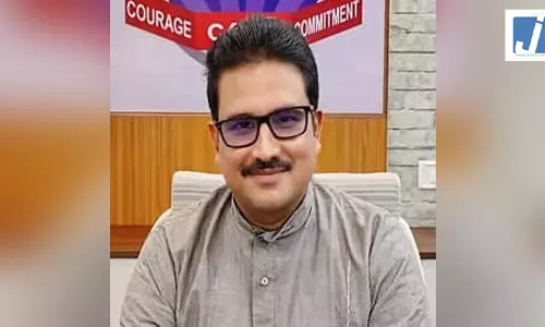 कोयला तस्करी मामले में पुलिस अधिकारी गिरफ्तार कोयला तस्करी मामले में पुलिस अधिकारी गिरफ्तार