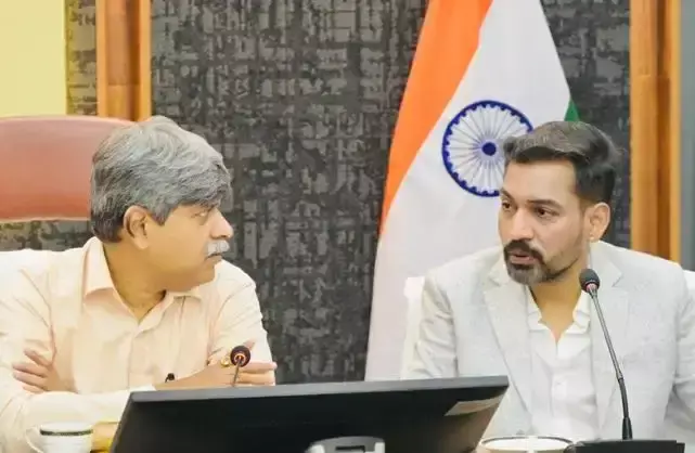Dehradun: मानसून पूर्व तैयारियों पर अधिकारियों के साथ बैठक Dehradun: मानसून पूर्व तैयारियों पर अधिकारियों के साथ बैठक