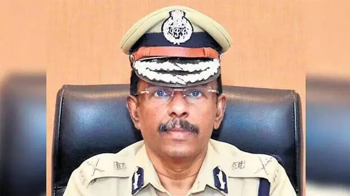 SIT का बड़ा एक्शन: ADGP अजीत कुमार पर गहराया शक, कार्यालयों में रेड SIT का बड़ा एक्शन: ADGP अजीत कुमार पर गहराया शक, कार्यालयों में रेड