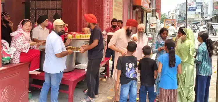 Haridwar: गुरुद्वारों में कीर्तन और अरदास के साथ मनाया शहीदी दिवस Haridwar: गुरुद्वारों में कीर्तन और अरदास के साथ मनाया शहीदी दिवस
