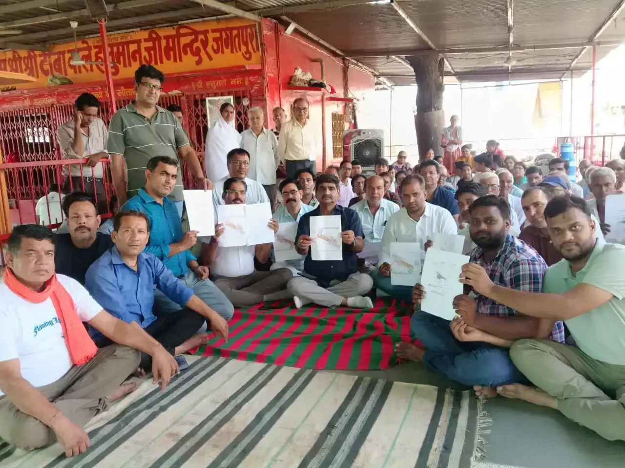 Jaipur: व्यापारियों और स्थानीय लोगों ने सड़क चौड़ीकरण का किया विरोध Jaipur: व्यापारियों और स्थानीय लोगों ने सड़क चौड़ीकरण का किया विरोध