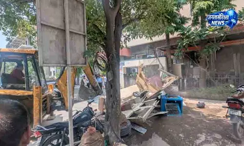 Gurugram में अवैध कन्वर्ज़न पर बुलडोज़र कार्रवाई Gurugram में अवैध कन्वर्ज़न पर बुलडोज़र कार्रवाई