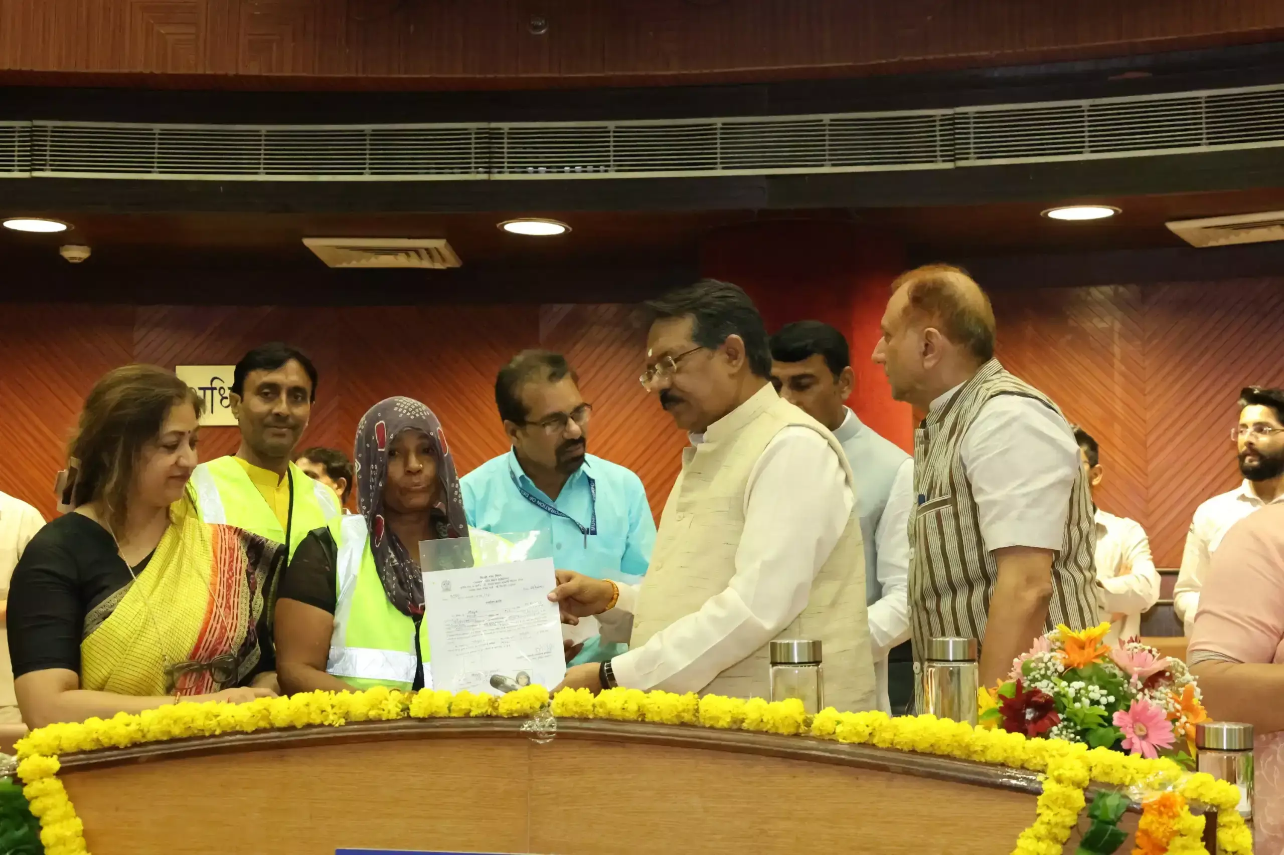 New Delhi: सफाई कर्मचारियों के लिए नियुक्ति पत्र वितरण कार्यक्रम आयोजित New Delhi: सफाई कर्मचारियों के लिए नियुक्ति पत्र वितरण कार्यक्रम आयोजित