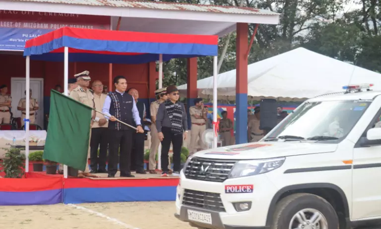 Mizoram: CM ने आधुनिकीकरण योजना के तहत 219 नई पुलिस गाड़ियों को हरी झंडी दिखाई Mizoram: CM ने आधुनिकीकरण योजना के तहत 219 नई पुलिस गाड़ियों को हरी झंडी दिखाई