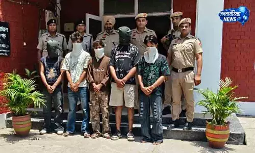 Panchkula में डकैती की कोशिश नाकाम, 5 गिरफ्तार Panchkula में डकैती की कोशिश नाकाम, 5 गिरफ्तार