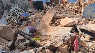 Jaipur: जर्जर भवन का हिस्सा गिरा, महिला की मौके पर मौत Jaipur: जर्जर भवन का हिस्सा गिरा, महिला की मौके पर मौत