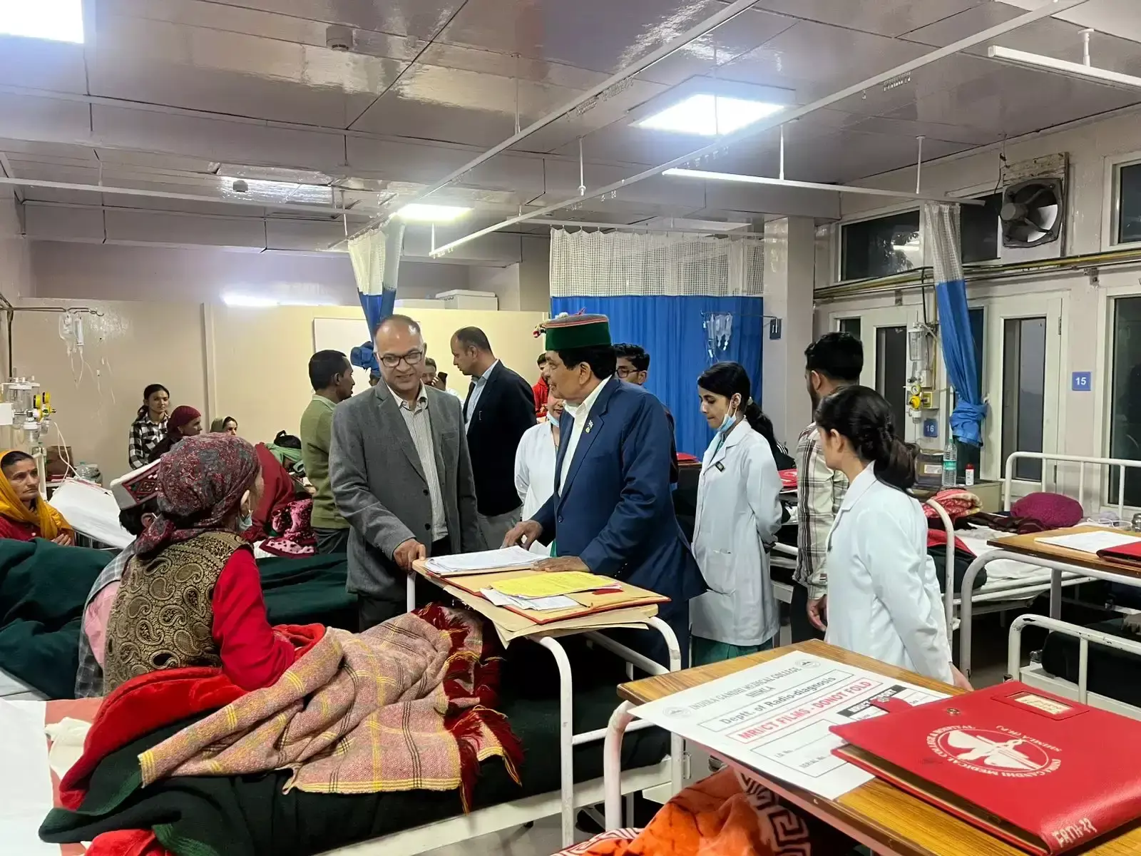 Shimla: कैंसर अस्पताल में मंत्री का अचानक दौरा, सुविधाओं का लिया जायजा