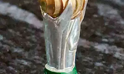 Sirsa कारीगर ने बनाई FIFA ट्रॉफी की चांदी प्रतिकृति Sirsa कारीगर ने बनाई FIFA ट्रॉफी की चांदी प्रतिकृति