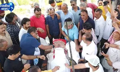 Himachal श्रद्धांजलि के साथ नाविक को अंतिम विदाई Himachal श्रद्धांजलि के साथ नाविक को अंतिम विदाई