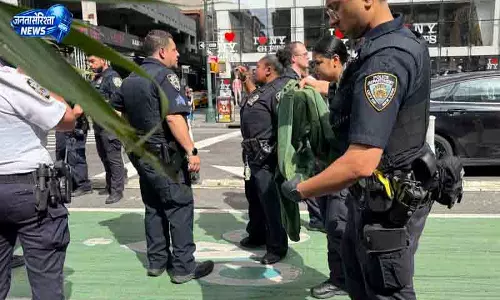 New York गोलीबारी से भीड़ में भगदड़ जैसी स्थिति