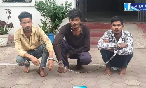 शराब भट्टी के पास मोबाइल और नकदी लूट, तीन बदमाश गिरफ्तार