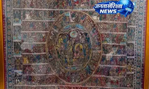 PM Modi ने फ्रांस के राष्ट्रपति मैक्रों को कलमकारी महाभारत पेंटिंग उपहार में दी