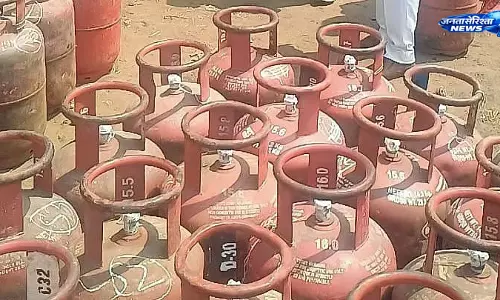 Gujarat-धुले हाईवे पर ईंधन चोरी गिरोह पकड़ा, 1.55 करोड़ का माल जब्त