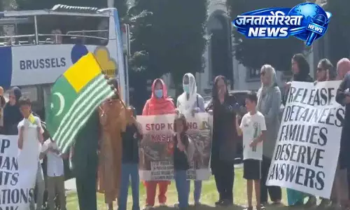 ब्रसेल्स में कश्मीरियों का प्रदर्शन, पाकिस्तान पर लगाए गंभीर आरोप ब्रसेल्स में कश्मीरियों का प्रदर्शन, पाकिस्तान पर लगाए गंभीर आरोप