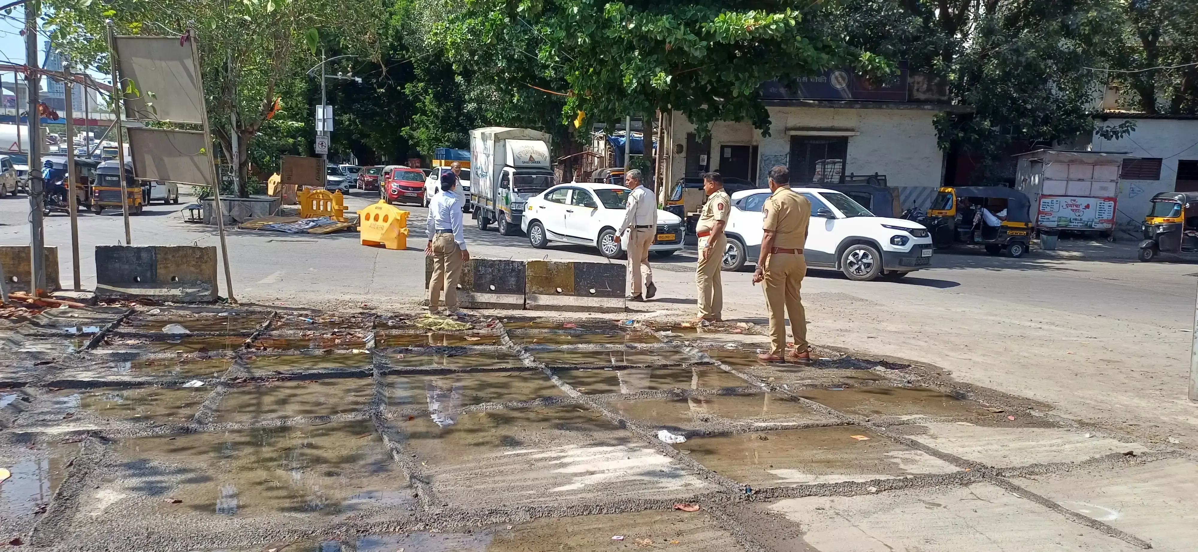 Mumbai: बीएमसी के कार्य से ट्रैफिक व्यवस्था हुई सुगम Mumbai: बीएमसी के कार्य से ट्रैफिक व्यवस्था हुई सुगम