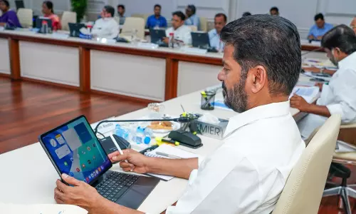 Telangana कैबिनेट डिजिटल हुई, मंत्रियों को मिले टैबलेट