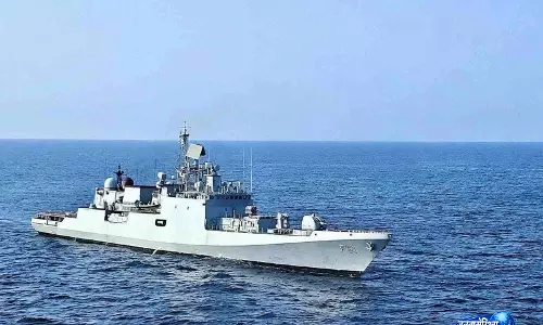 हिंद महासागर में समुद्री डकैती की संभावित कोशिश के दौरान मदद के लिए आई कॉल पर INS त्रिकंद ने कार्रवाई की