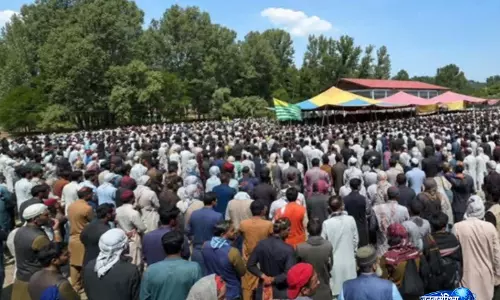 दक्षिण वज़ीरिस्तान में Pakistan का इंटरनेट ब्लैकआउट जारी रहने से छात्र और कारोबार प्रभावित हो रहे दक्षिण वज़ीरिस्तान में Pakistan का इंटरनेट ब्लैकआउट जारी रहने से छात्र और कारोबार प्रभावित हो रहे