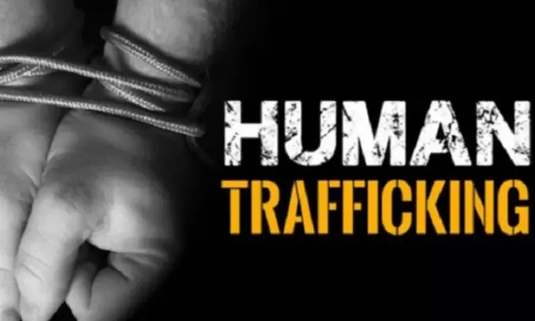 Assam: बिहार में कथित तस्करी नेटवर्क से 115 लोगों को बचाया गया, 9 गिरफ्तार Assam: बिहार में कथित तस्करी नेटवर्क से 115 लोगों को बचाया गया, 9 गिरफ्तार