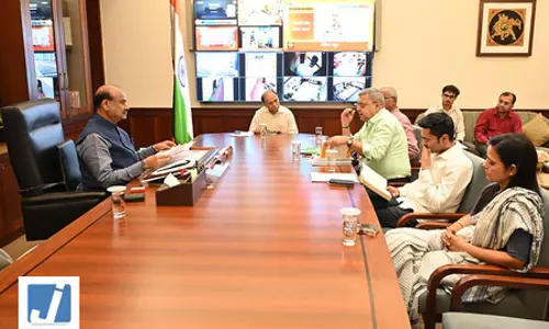 अभिषेक बनर्जी ने लोकसभा अध्यक्ष से मुलाकात कर 20 बागी सांसदों की अयोग्यता की मांग उठाई अभिषेक बनर्जी ने लोकसभा अध्यक्ष से मुलाकात कर 20 बागी सांसदों की अयोग्यता की मांग उठाई