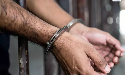 एआई से अभिनेत्री रुक्मिणी वसंत की आपत्तिजनक फोटो बनाकर वायरल करने वाले तीन आरोपी गिरफ्तार एआई से अभिनेत्री रुक्मिणी वसंत की आपत्तिजनक फोटो बनाकर वायरल करने वाले तीन आरोपी गिरफ्तार
