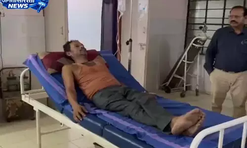 रिश्वत के आरोप के बाद किसान ने खाया जहर, नायब तहसीलदार पर 50 हजार मांगने का आरोप रिश्वत के आरोप के बाद किसान ने खाया जहर, नायब तहसीलदार पर 50 हजार मांगने का आरोप