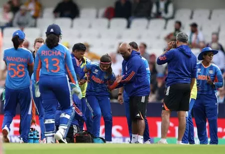 भारतीय टीम को लगा बड़ा झटका, श्रेयंका पाटिल महिला टी20 विश्व कप 2026 से हुईं बाहर भारतीय टीम को लगा बड़ा झटका, श्रेयंका पाटिल महिला टी20 विश्व कप 2026 से हुईं बाहर